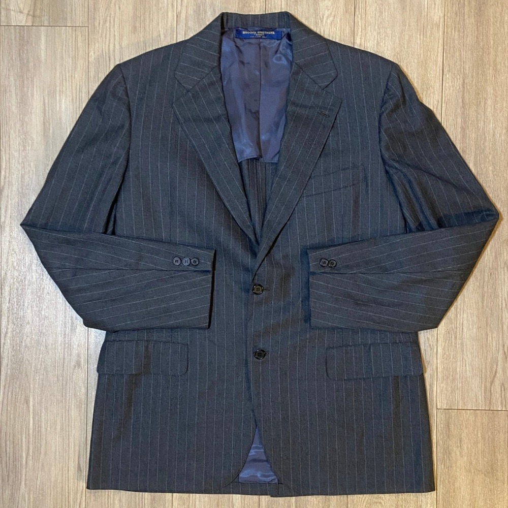 Brooks Brothers 346 Men's Grey Pinstripe Two Button Blazer Sport Coat Jacket 44R